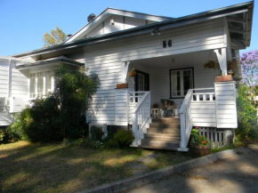  Glenellen Bed and Breakfast  Тувумба